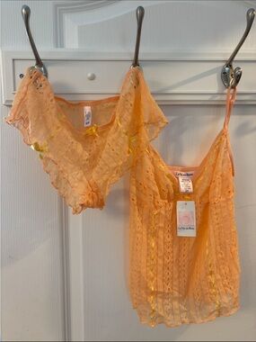NEW La Vie En Rose Lace Set - Cami & Matching Panty